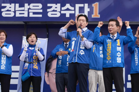“여당에 힘 실어줘야”…경남 45.2% 울산 53.6%  [부산일보 여론조사]