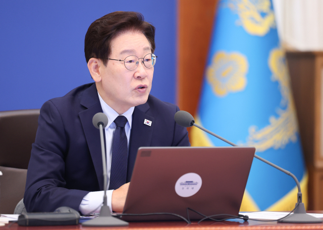 이재명 대통령이 28일 청와대에서 열린 수석보좌관회의에서 발언하고 있다. 연합뉴스