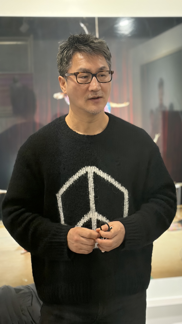 개인전 ‘스템스(Stems): 줄기들의 횡단면’을 여는 권순관 작가. 김은영 기자 key66@