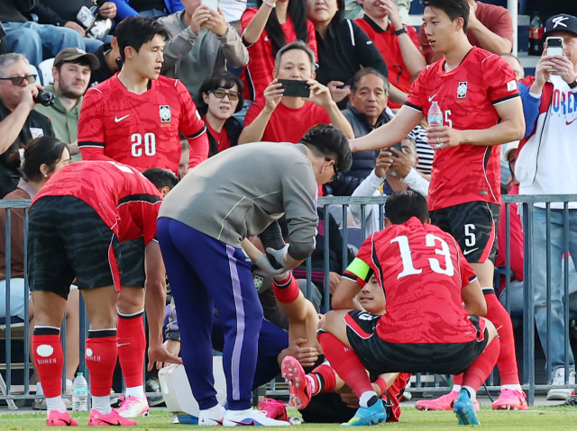 홍명보호의 센터백 조유민이 지난달 31일 미국 유타주에서 열린 트리니다드토바고와의 평가전에서 부상 당해 조기 귀국하게 됐다. 연합뉴스