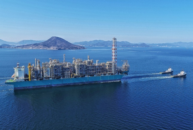 부유식액화천연가스 생산설비(FLNG) 예시. 국토교통부 제공