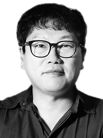 이상훈, 아트컨시어지 대표. 부산일보DB