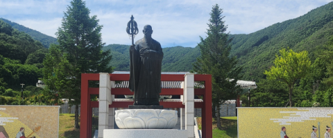 사명대사 우국의 혼 <br />오늘날 표충비 땀으로 흘렀더라