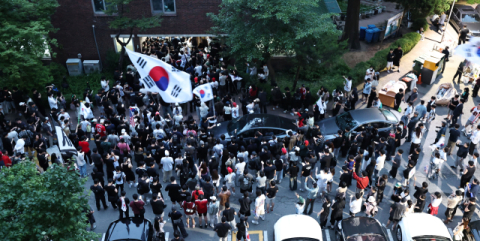 사상 초유 투표지 부족 사태에… 이틀째 발 묶인 ‘2000명 표’