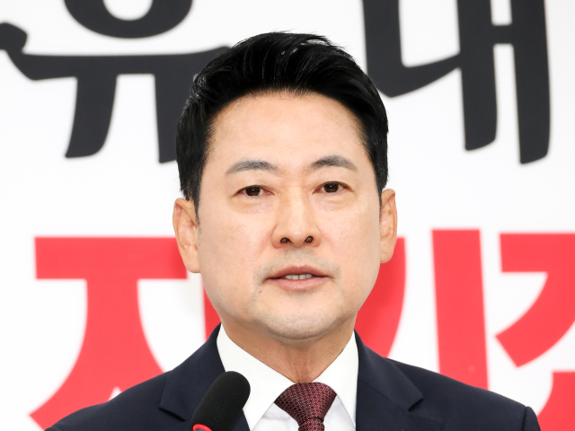 국민의힘 장동혁 대표가 7일 국회에서 6·3 지방선거에서 불거진 투표용지 부족 사태와 관련한 기자회견을 열고 있다. 연합뉴스