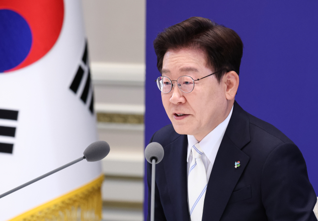 이재명 대통령이 8일 청와대 영빈관에서 열린 취임 1주년 기자회견에서 발언하고 있다. 연합뉴스