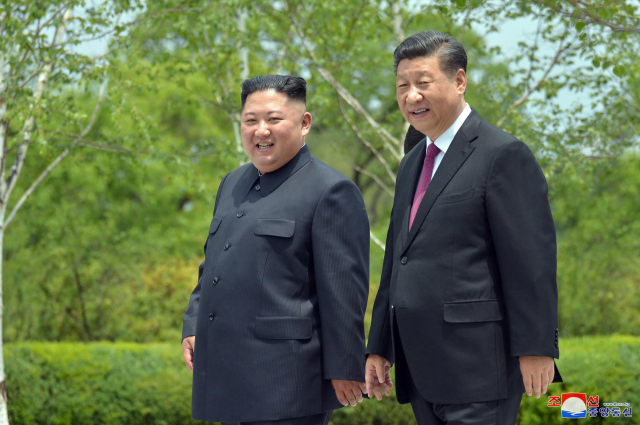 시진핑 중국 국가주석과 김정은 북한 국무위원장. 연합뉴스