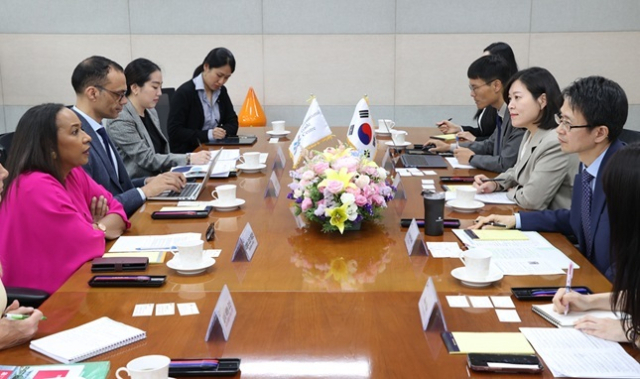조달청은 6월 12일 서울지방조달청에서 국제무역센터(ITC)와 회의를 열고 우리 기업의 해외 진출과 글로벌 공공조달 협력 확대방안을 논의했다.