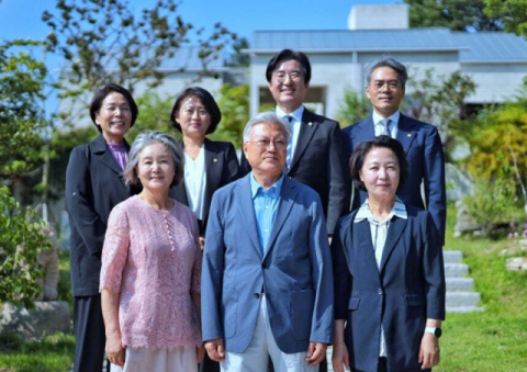 추미애, 노무현 묘역 참배 후 문재인 예방…文 