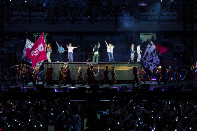 BTS 월드투어 아리랑 부산 콘서트 무대 모습. 하이브 제공