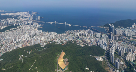 ‘부산 관광 효자’ 외국인, 7800억 시원하게 긁었다
