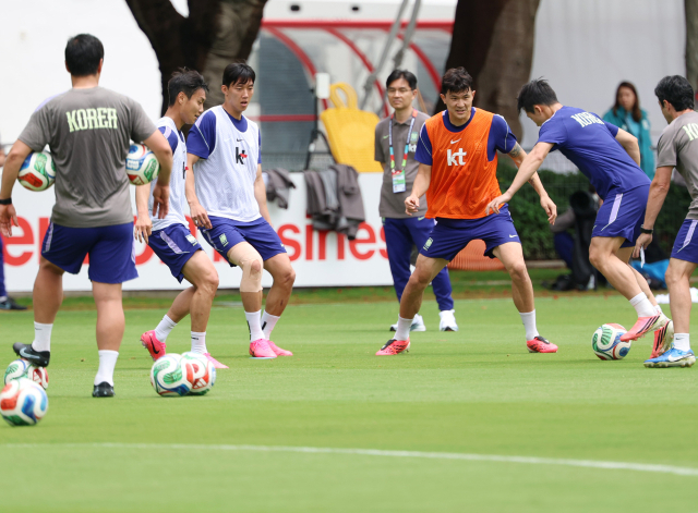 2026 북중미 월드컵 1차전에 승리한 한국 축구 국가대표팀이 14일(현지 시간) 멕시코 과달라하라 인근 사포판의 치바스 바예 베르데에서 멕시코와의 조별리그 2차전을 대비해 훈련을 하고 있다. 연합뉴스