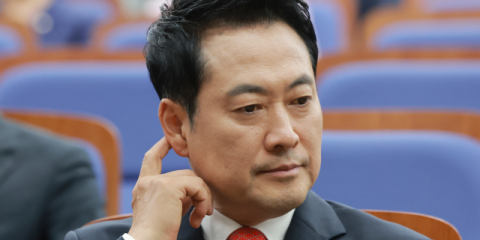 국민의힘 의총서 장동혁 사퇴론 분출…의총장 떠난 장동혁