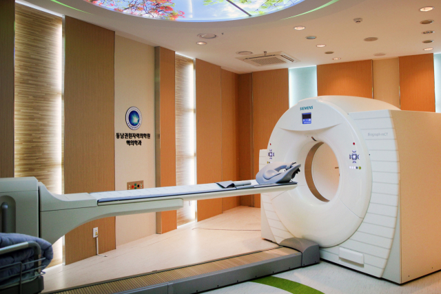 핵의학과 PET-CT. 동남권원자력의학원 제공