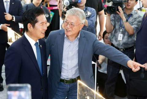 사퇴 후 문재인 만난 정청래… 김민석·송영길과 ‘당권 혈투’ 예고