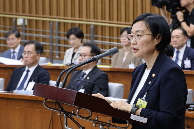 한성숙 국무총리 후보자가 25일 국회에서 열린 인사청문회에서 발언하고 있다. 연합뉴스