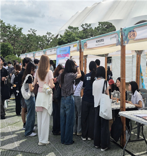 ‘외국인 유학생 페스티벌 in Busan’ 홍보 부스 운영 모습. 부산여대 제공