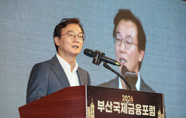 2026부산국제금융포럼이 열린 30일 부산 해운대구 웨스틴조선 부산 그랜드볼룸에서 전재수 부산시장 당선인이 축사를 하고 있다. 김종진 기자 kjj1761@