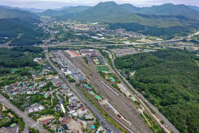 지난해 정부의 예비타당성조사를 통과한 부산~양산~울산 광역철도 사업이 진행될 울산역과 일대 전경. 김종진 기자 kjj1761@