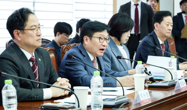국민의힘 정점식 원내대표가 1일 서울 마포구 경총회관에서 열린 손경식 한국경영자총협회 회장과의 정책 간담회에서 발언하고 있다. 연합뉴스