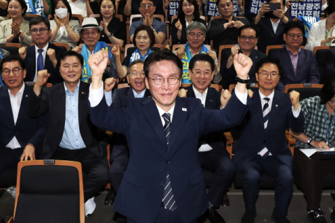 ‘당정일치’ 앞세운 김민석… 민주당 ‘당권 레이스’ 시작