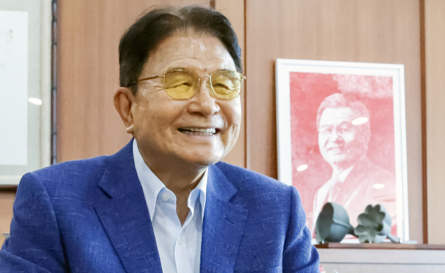 6일 넥센그룹 강병중 회장이 K기업가정신에 대해 설명하고 있다. 김종진 기자 kjj1761@