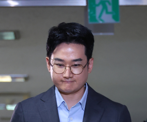 [속보] '음료테러 자작극' 정이한 구속영장 심사 출석 