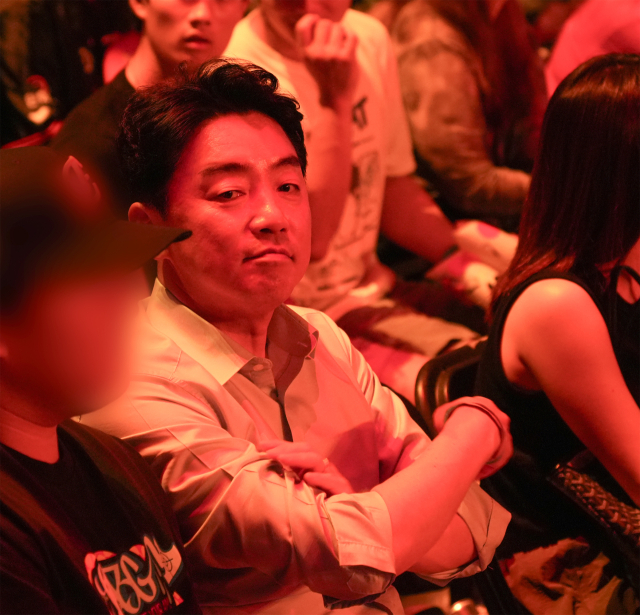 강훈식 대통령 비서실장이 12일 대전컨벤션센터에서 열린 2026 미드 시즌 인비테이셔널(MSI) 결승전 현장을 관람하고 있다. 연합뉴스