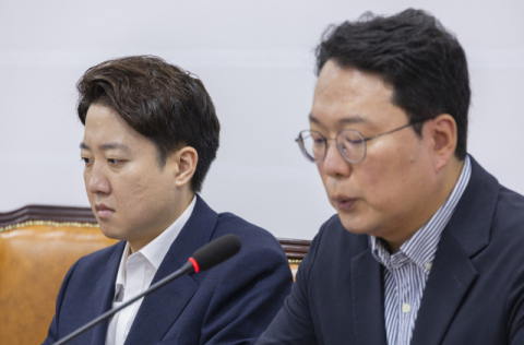 '정이한 자작극'에 갈등 불 붙은 보수…배후설 논란에 발끈한 국힘
