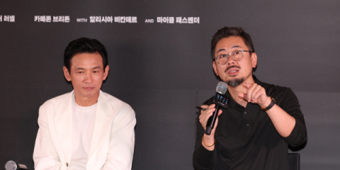 '호프' 첫날에만 33만 명…국내 박스오피스 1위