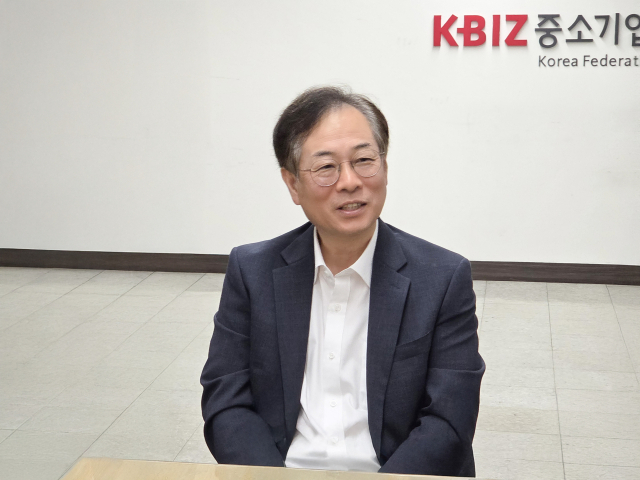 권형택 신임 기술보증기금(기보) 이사장이 20일 서울 여의도 중소기업중앙회 기자실에서 질문에 답변하고 있다. 기술보증기금 제공.