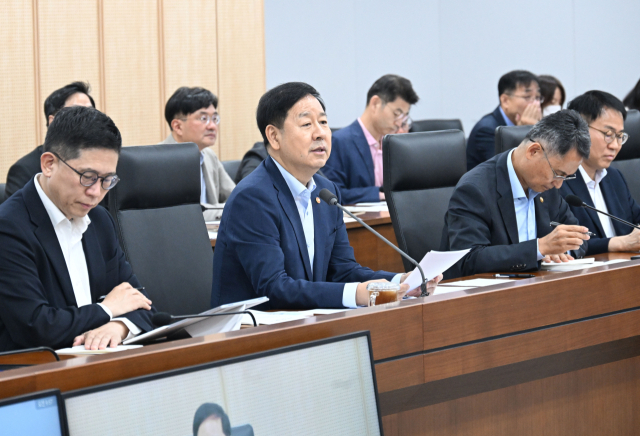 구윤철 부총리 겸 재정경제부 장관이 20일 정부세종청사 중앙동에서 열린 재정경제부 확대간부회의에서 발언하고 있다. 연합뉴스