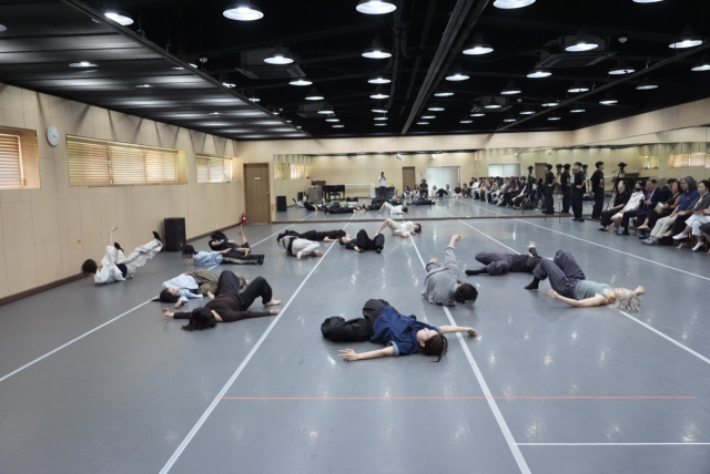테트 카스크의 '탈주' 공연 장면. 부산국제무용제 제공