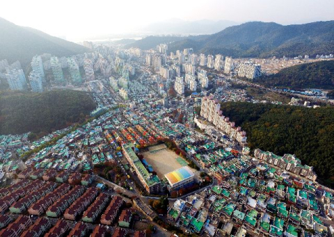 [사설] 부산 노후신도시 재정비 추진, 도시재생 모델 만들어야