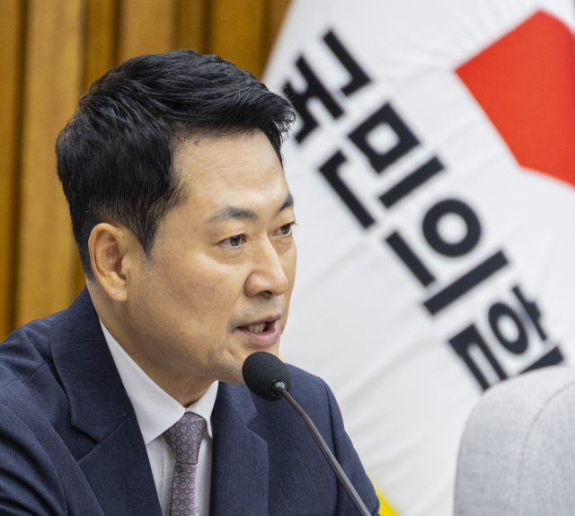 국민의힘 장동혁 대표가 21일 국회에서 열린 국회 '제9회 전국동시지방선거 투표용지 부족 사태 등 국민 참정권 침해 진상규명 및 선거관리 개혁을 위한 국정조사 특별위원회'-국민의힘 '6·3 국민참정권 침해 진상규명 및 선거관리 개혁 특별위원회' 연석회의에서 발언하고 있다. 연합뉴스