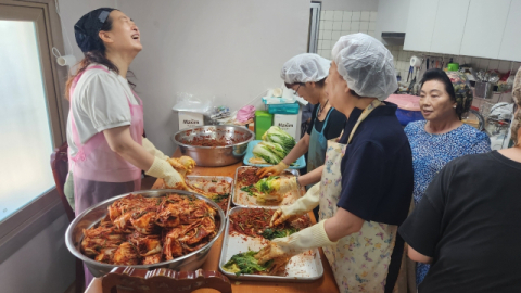중구 보수동 지사협-행복마을주민협의회, ‘건강듬뿍 계절김치’ 추진
