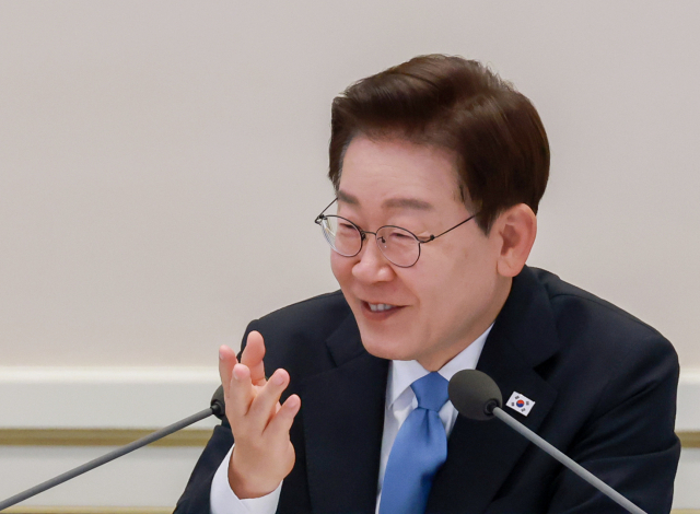 이재명 대통령이 22일 청와대에서 열린 지역·필수·공공의료 간담회에서 발언하고 있다. 연합뉴스