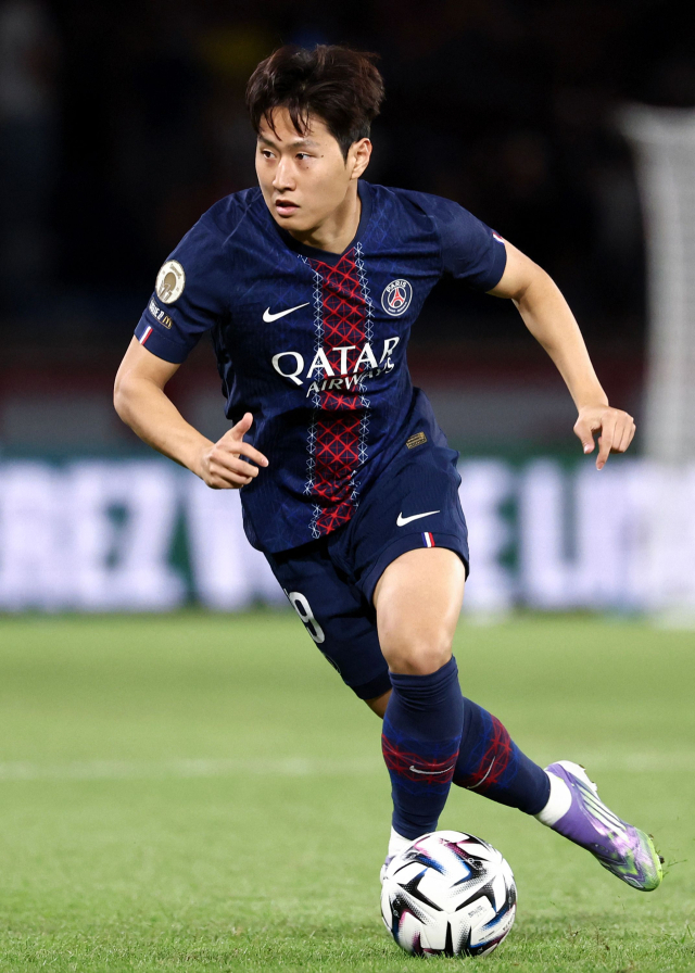 한국 축구 국가 대표팀 이강인이 스페인 프로축구 아틀레티코 마드리드 입단이 사실상 확정됐다. 이강인은 프랑스 PSG 이적 후 4년 만에 스페인 리그에 복귀한다. AFP연합뉴스