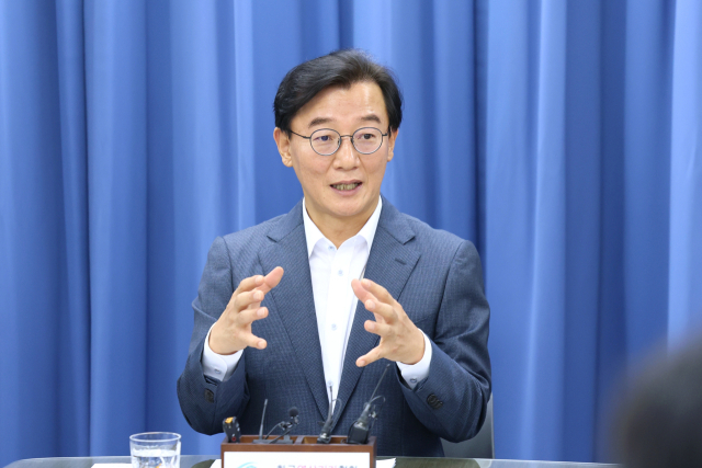 전재수 부산시장이 11일 시청 기자실에서 제4차 유엔해양총회 개최도시로 부산이 선정된 데 대한 의미와 행사 개최 계획을 설명하고 있다. 부산시 제공