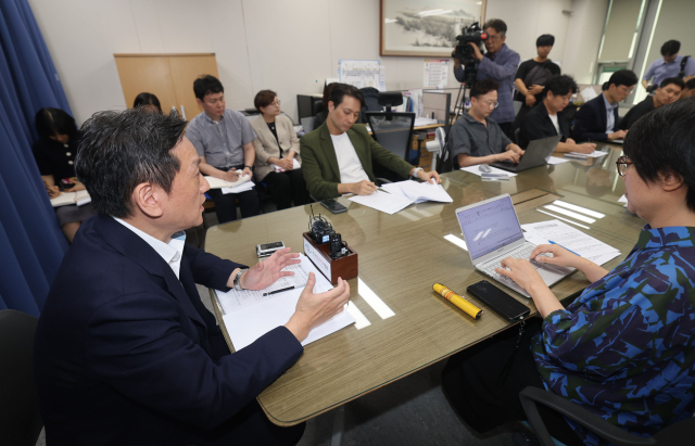 퐁피두센터 부산 분관 건립과 부산오페라하우스 개관 공연 등 문화 현안에 대한 ‘문화 분야 쟁점 현안 대시민 소통 방안’ 브리핑이 11일 부산시청 기자실에서 진행되고 있다. 이재찬 기자 chan@