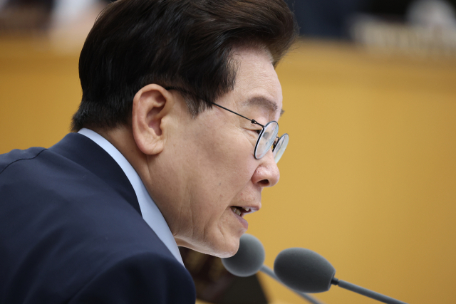 이재명 대통령이 11일 정부세종청사에서 열린 국무회의에서 발언하고 있다. 연합뉴스