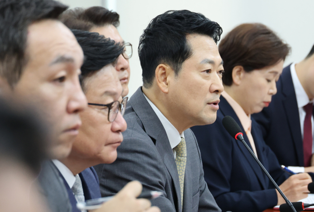 국민의힘 장동혁 대표가 24일 국회에서 열린 최고위원회의에서 발언하고 있다. 연합뉴스