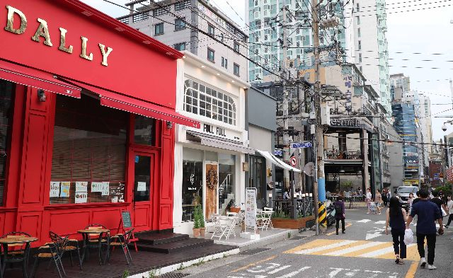 부산 서면 전포동 전포카페거리 전경. 정종회 기자 jjh@