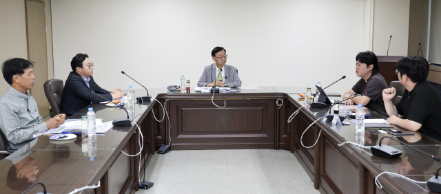 재선충 시리즈 좌담회가 24일 부산일보 편집국 회의실에서 열렸다. 이원준 기자 lwj@