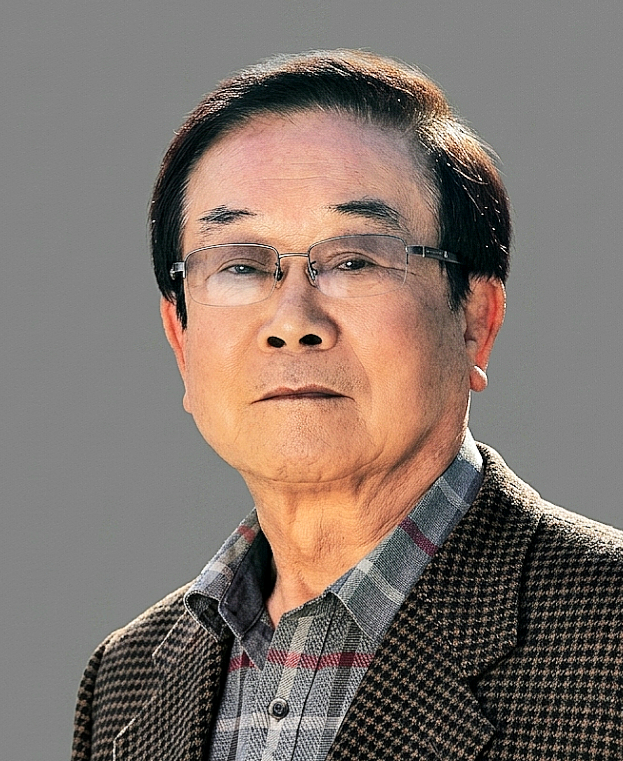 제33회 부산문학상 대상 수상자 고승호 시인.