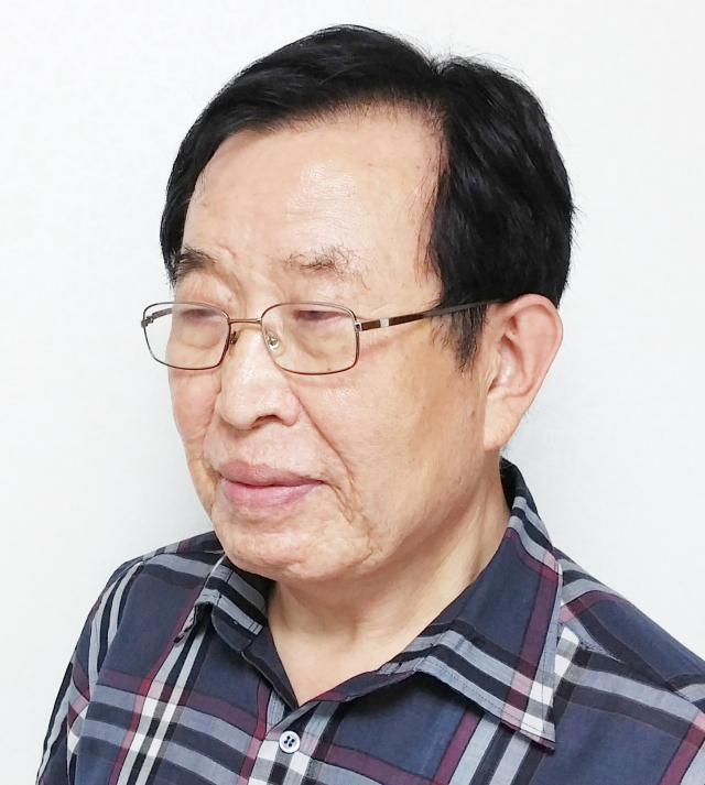 제33회 부산문학상 대상 수상자 김길수 소설가.