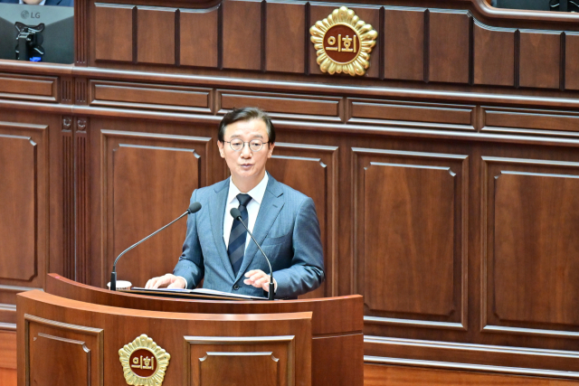 전재수 부산시장이 지난 28일 부산시의회 제339회 임시회에서 발언을 하고 있다. 부산시의회 제공