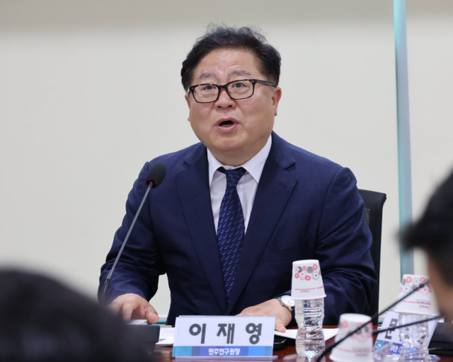 31일 사의를 밝히고 양산갑 지역구에서 차기 총선 출마를 예고한 이재영 민주연구원장. 이 원장 SNS 캡처