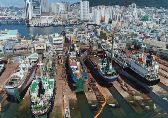 해양수산부가 2028년 착공, 2033년 개장을 목표로 ‘부산항 신항 수리조선단지 조성 사업’을 추진 중인 것으로 확인됐다. ‘마스가(MASGA) 시대를 여는 해양 MRO·수리조선 클러스터 구축을 위한 국회 토론회’ 자료집 사진 캡처