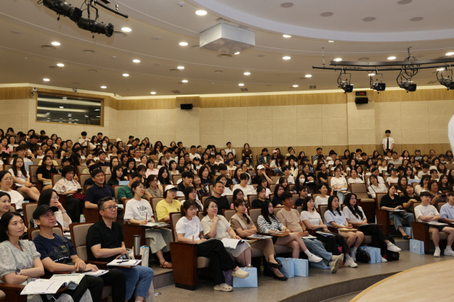7일부터 2027학년도 수시 모집이 시작되면서 ‘국립대 무상교육’ 등 정부 정책이 어떤 영향을 끼칠지 관심을 모은다. 사진은 2026학년도 부산대 입시설명회 모습. 부산대 제공